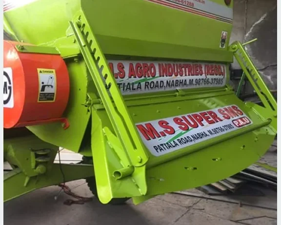 Ensures uniform straw spreading for sustainable farming practices.